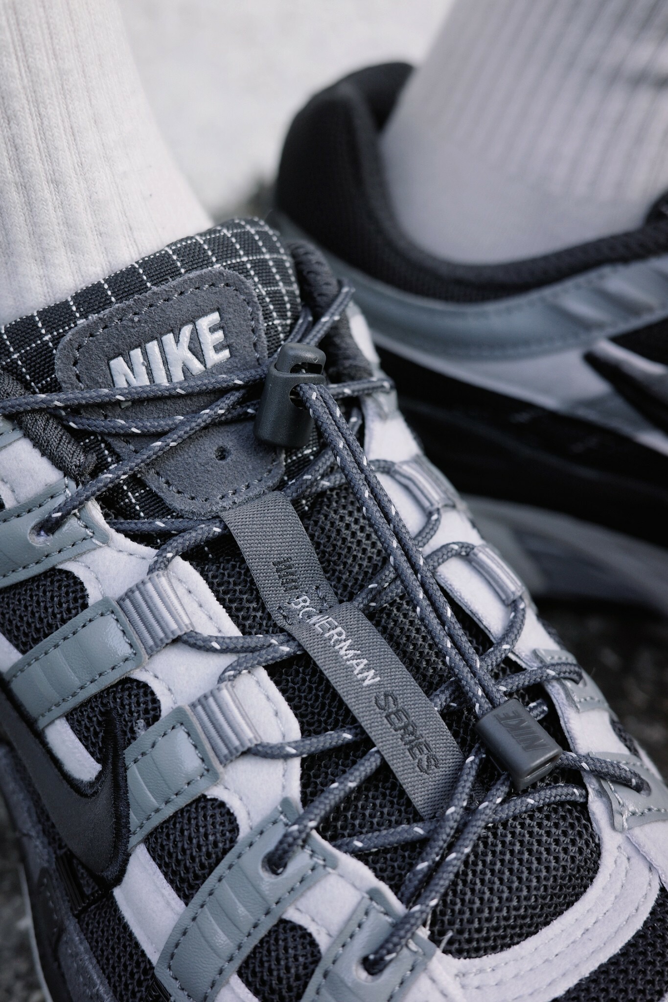 Nike p-6000 黑灰配色 懶人福音 可調鞋帶 ( hq3818-001)