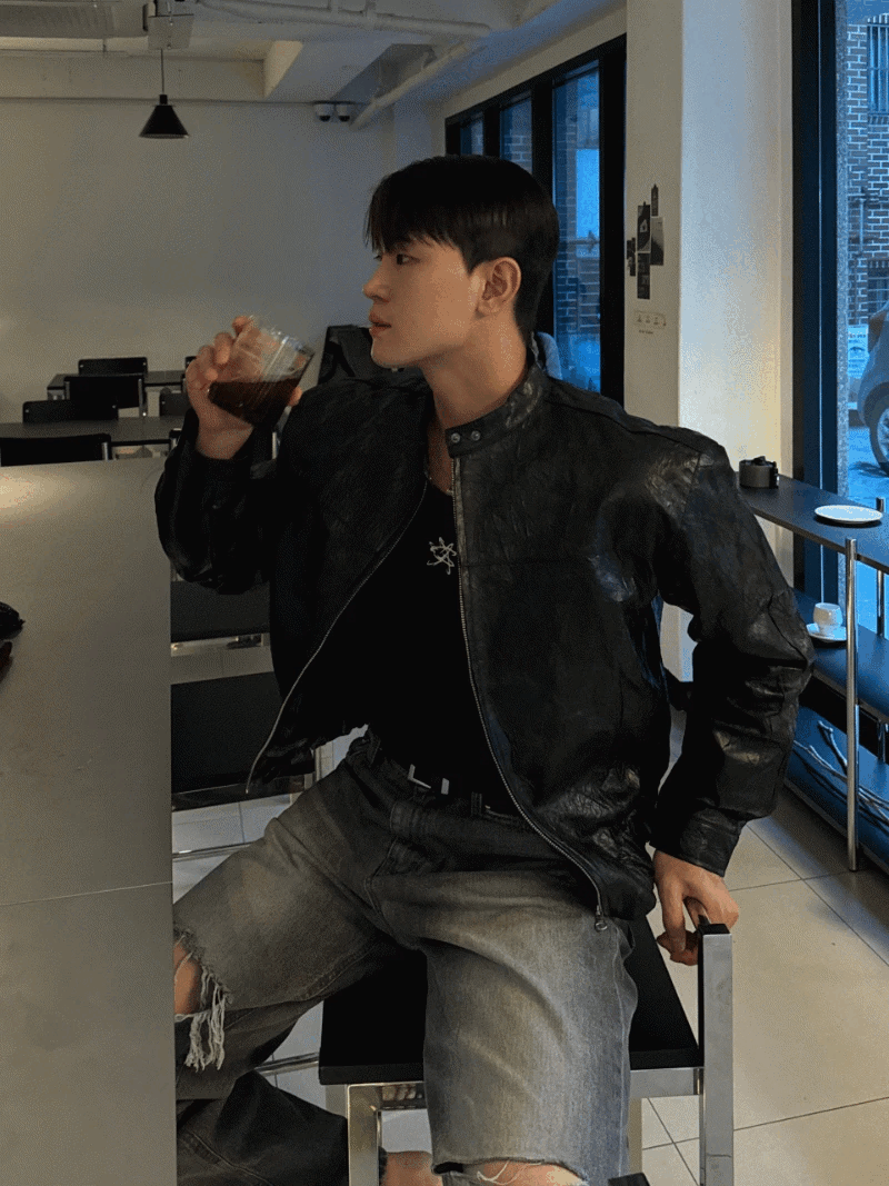 皺褶皮革羽絨外套