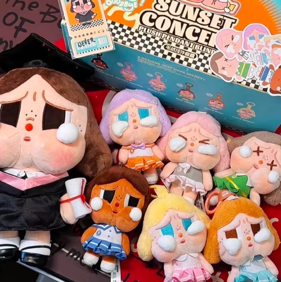 POP MART 泡泡瑪特 CRYBABY 哭娃 落日歌會系列 毛絨掛件 盲盒 整盒整端6個 公仔