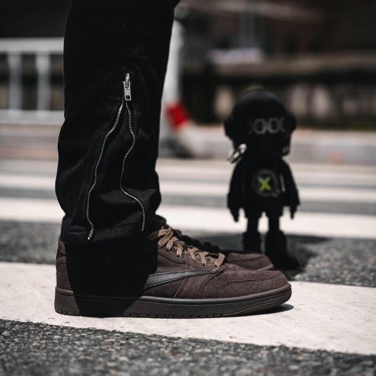 <2025最新發售> TRAVIS SCOTT X AIR JORDAN “VELVET BROWN”  2024 最新款 絲絨黑摩卡 倒勾 DM7866-202