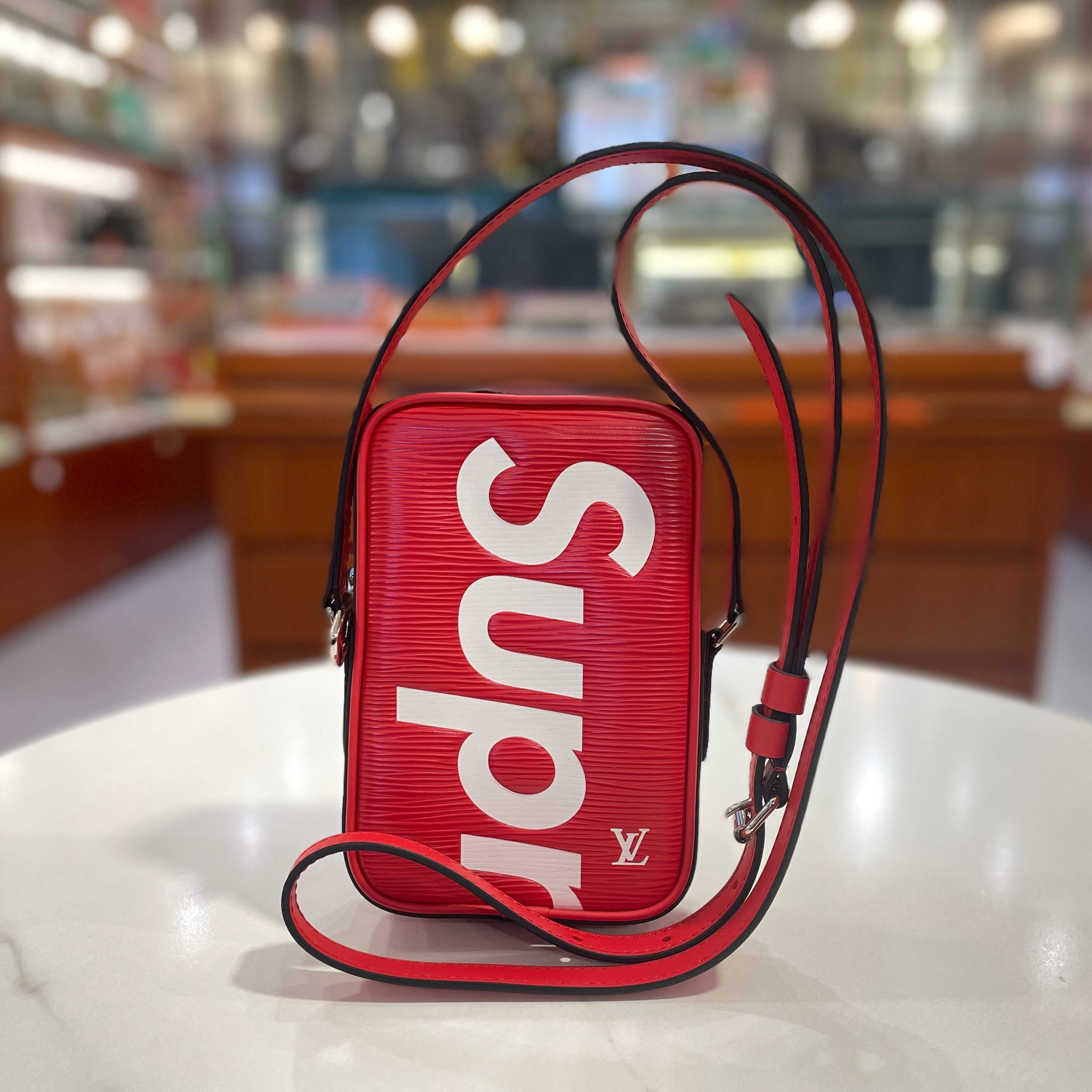 限量版~全新LV x SUPREME DANUBE PM M53434 相機包,紅色EPI #BRAND NEW #香榭站正品