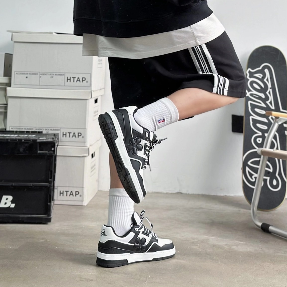 WE FLOWER 聯名小花鞋  黑白熊貓 男女同款