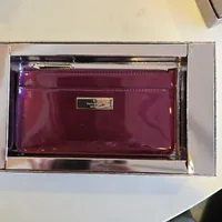 [S] KATE SPADE KJ013 KENZIE PATENT FABRIC BOXED LARGE,DARK RASPB, 196021553882 (SKS1484)