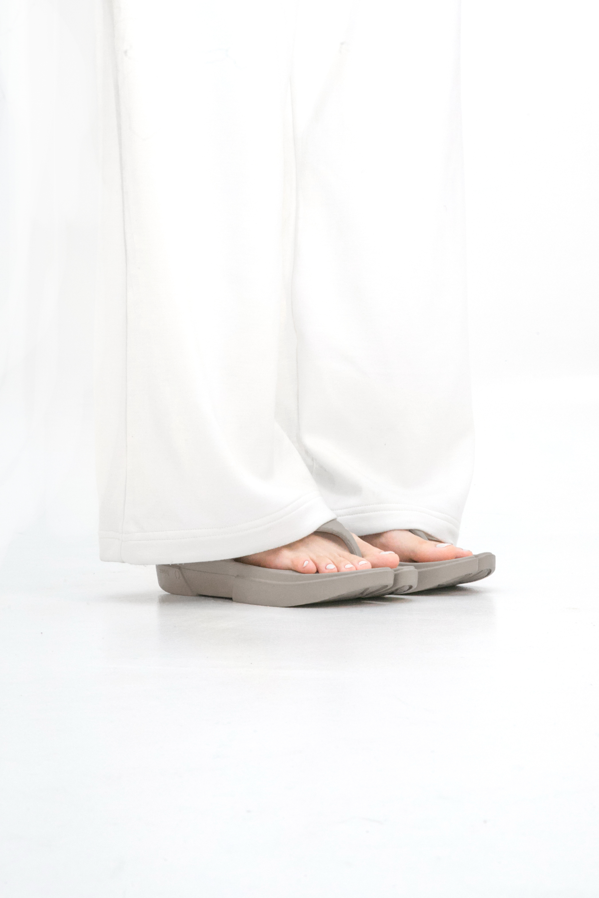 靴 paes-04 New Flipflop Basic Line PAES FLIP FLOP BASIC 灰色