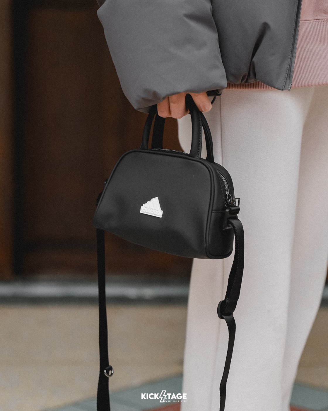 ADIDAS W PU BOWLING BAG 黑色 可調節背帶 小LOGO 迷你保齡球包 斜背包 肩背包【IV7505】