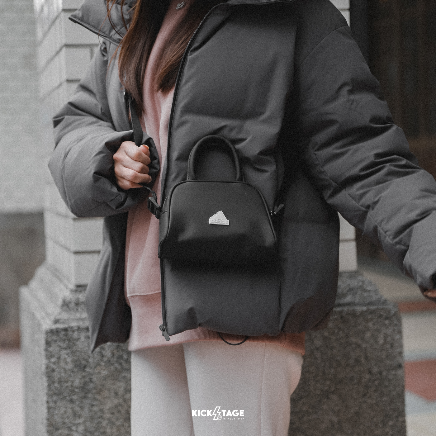 ADIDAS W PU BOWLING BAG 黑色 可調節背帶 小LOGO 迷你保齡球包 斜背包 肩背包【IV7505】