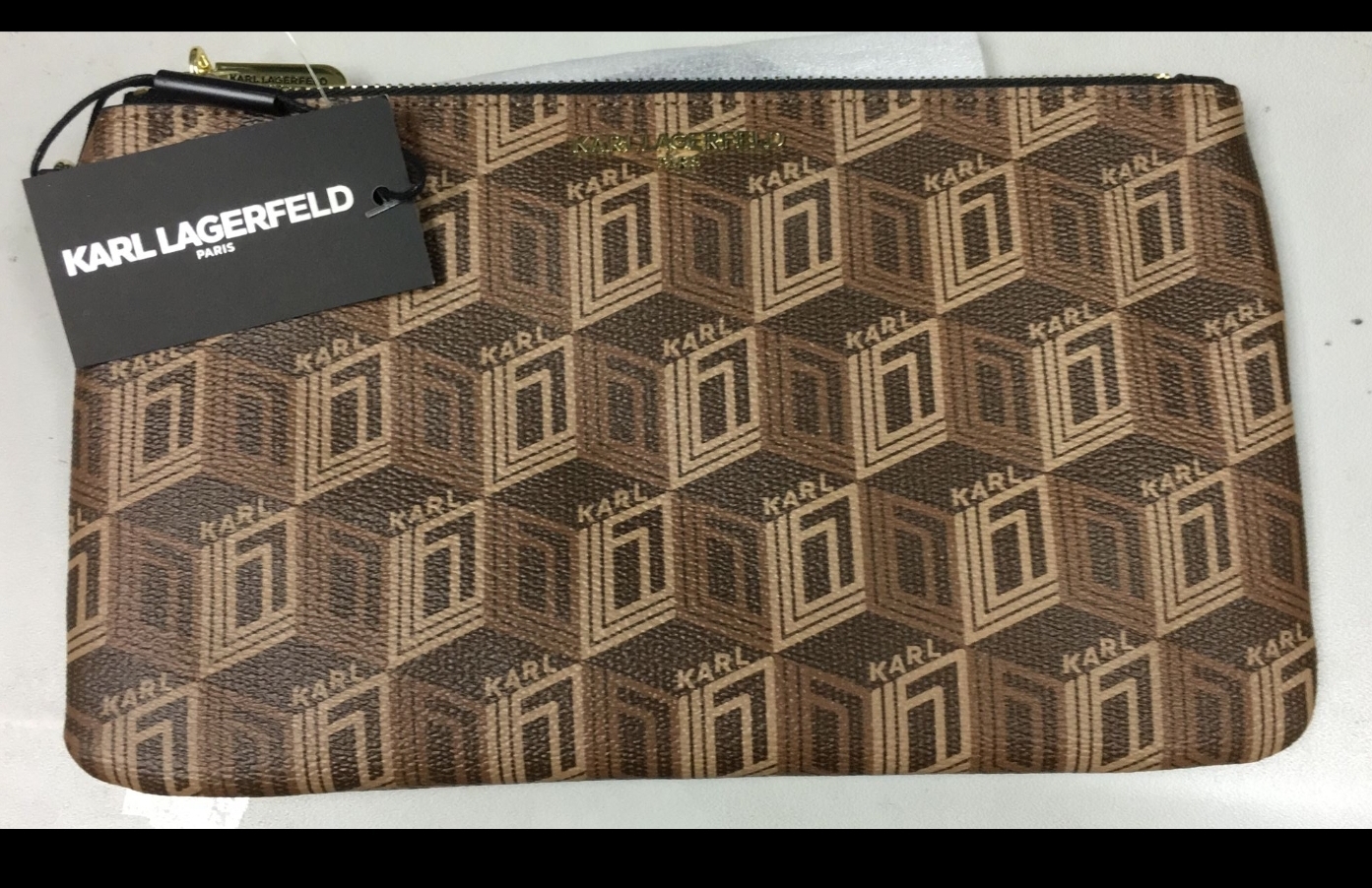 ca16504**  KARL LAGERFELD