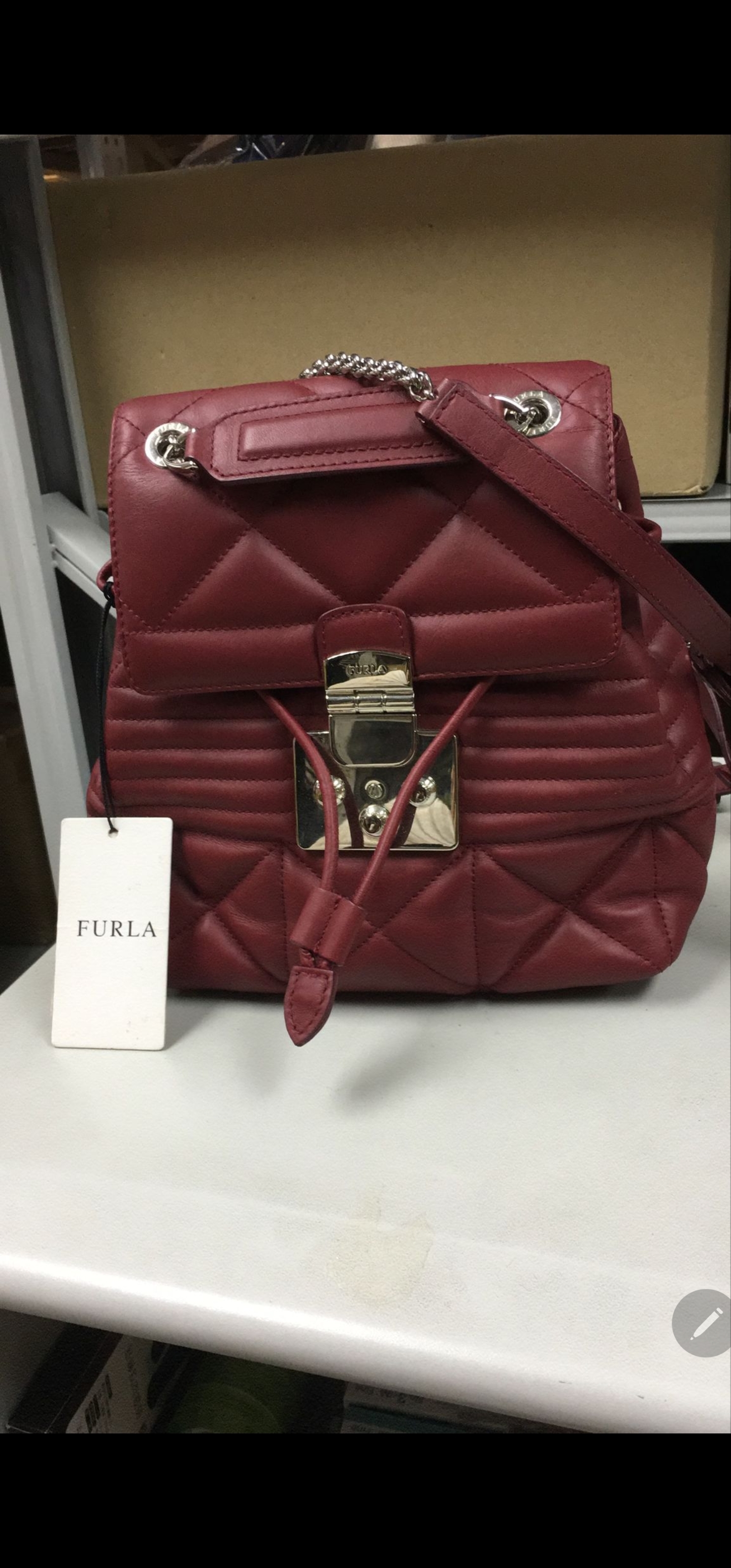 ca16508**  FURLA 背囊