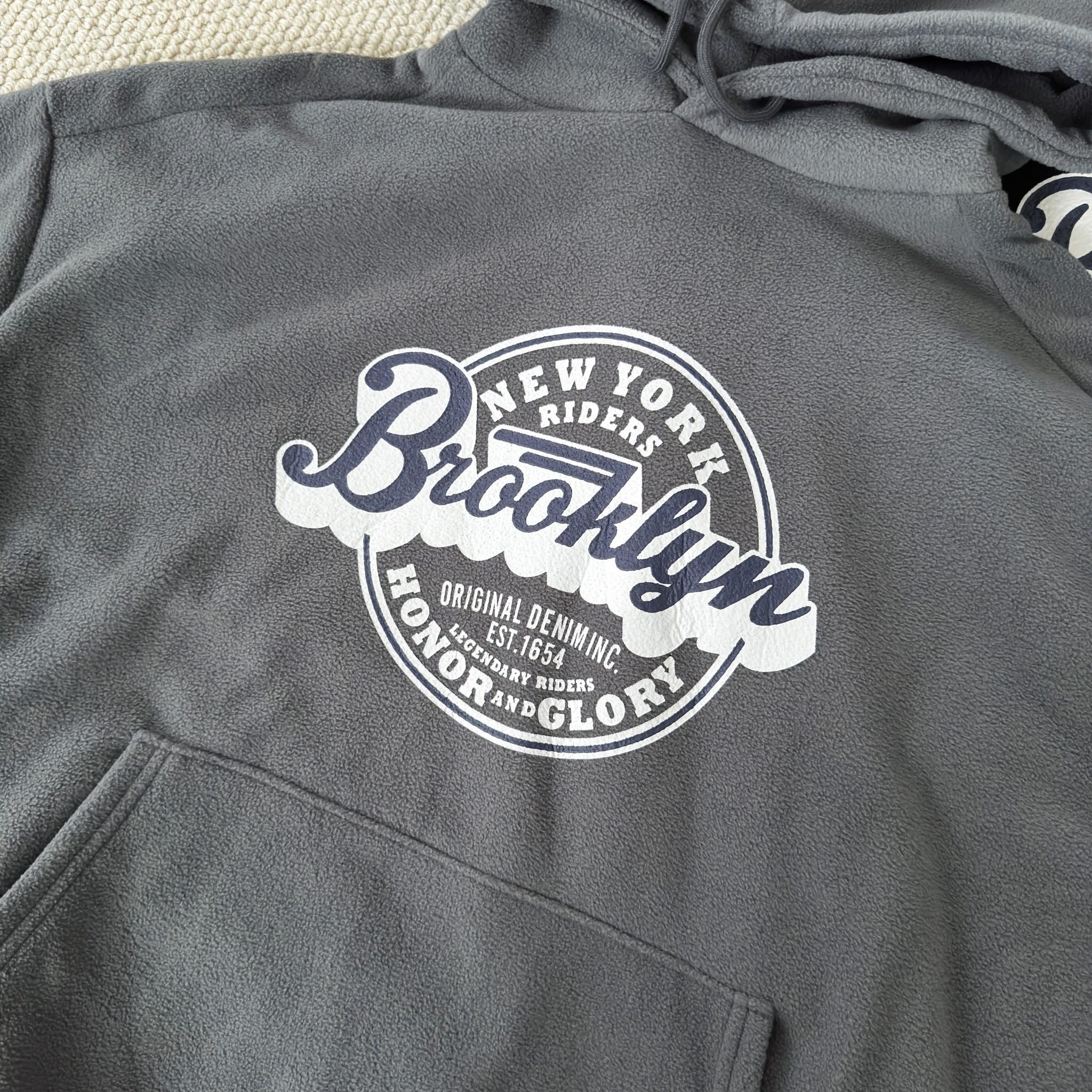 Brooklyn 章印帽T 98238