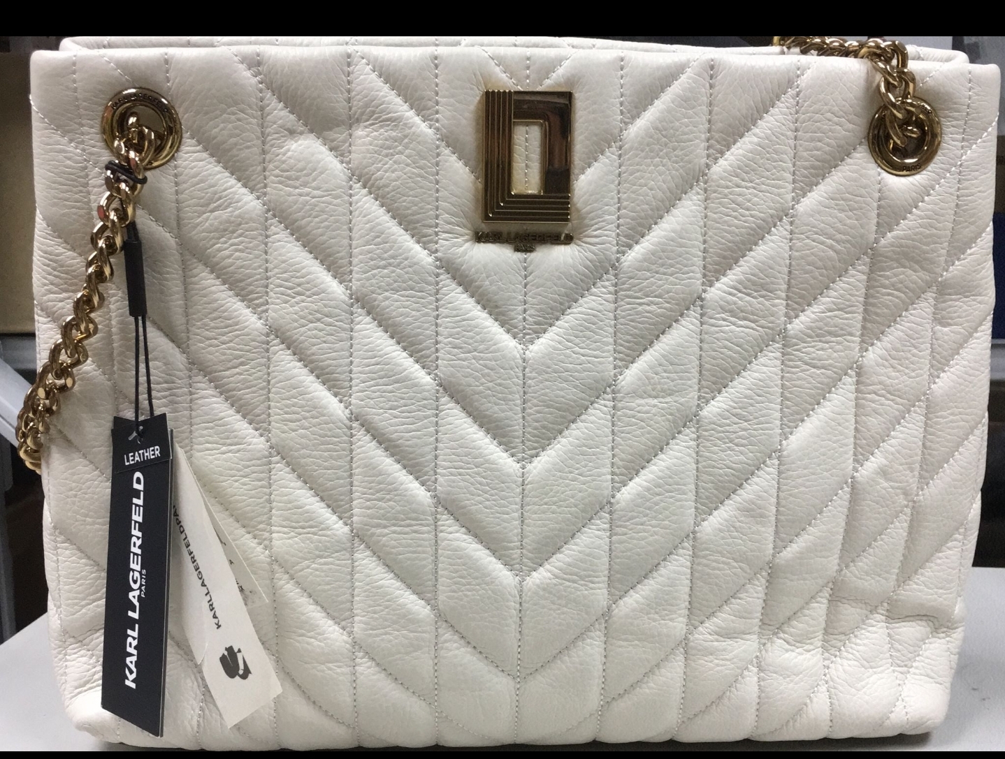 ca16511**  KARL LAGERFELD