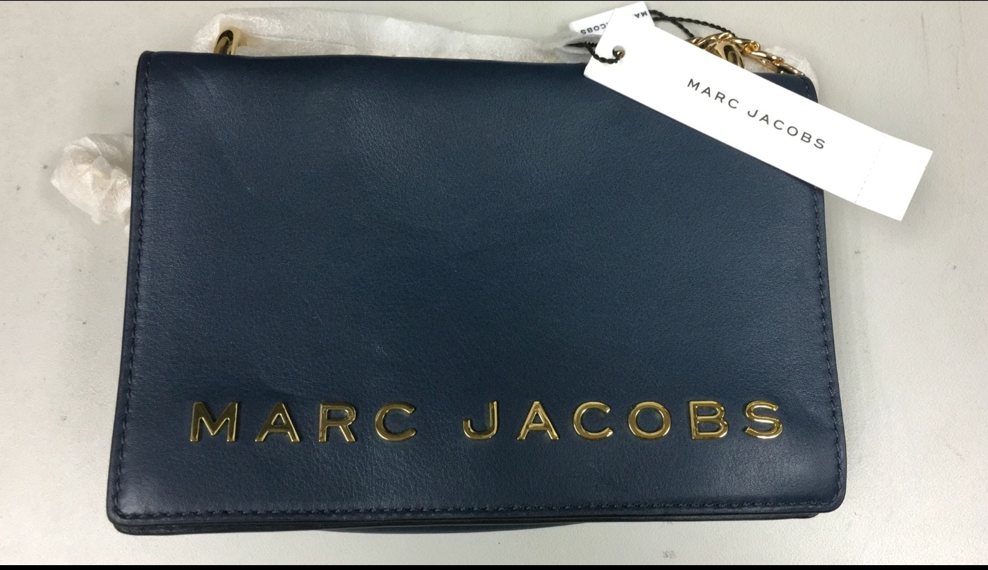 ca16514**  MARC JACOBS 斜包