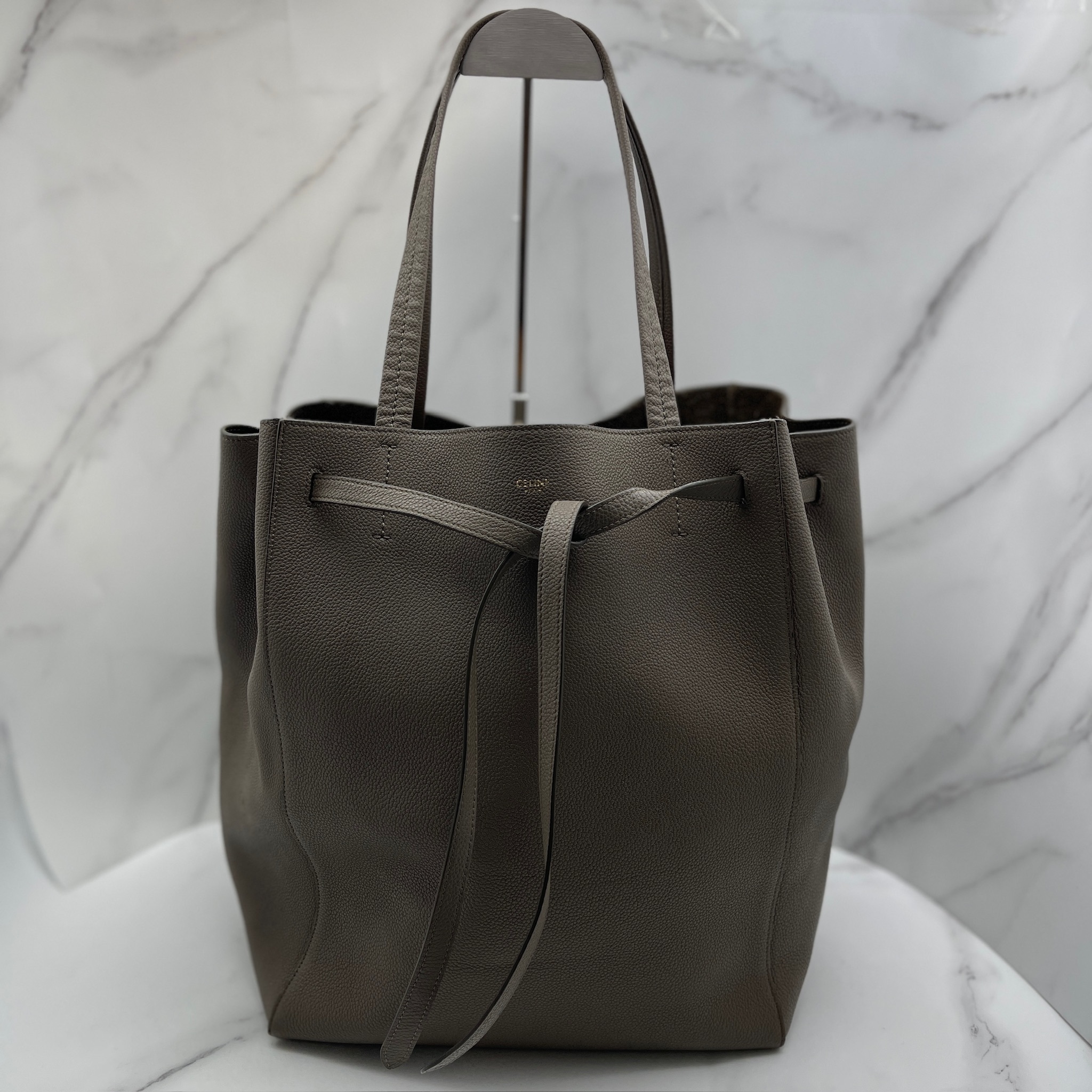 Celine Cabas Phantom