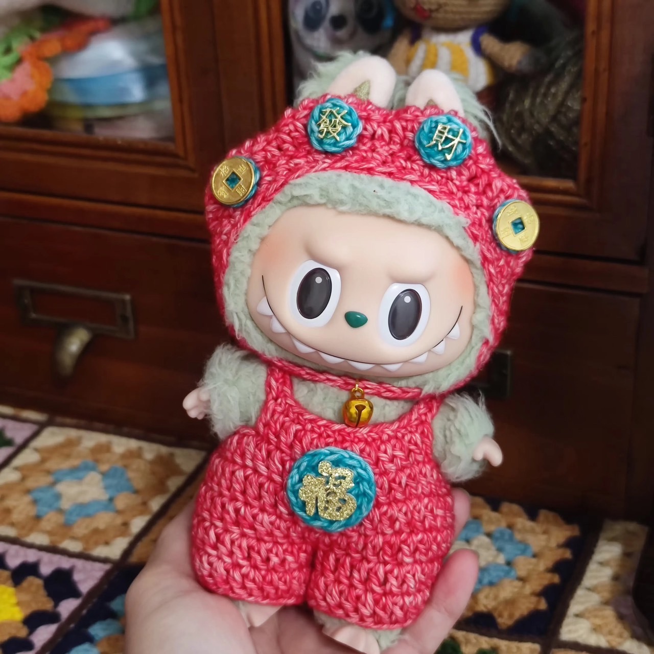 拉布布 LABUBU 心動馬卡龍 吊飾專用服裝 新春發財福氣造型套裝 (無附吊飾)