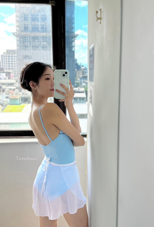 法國 WearMoi【WM-ALYSSA 學院風細肩帶公主線舞衣】