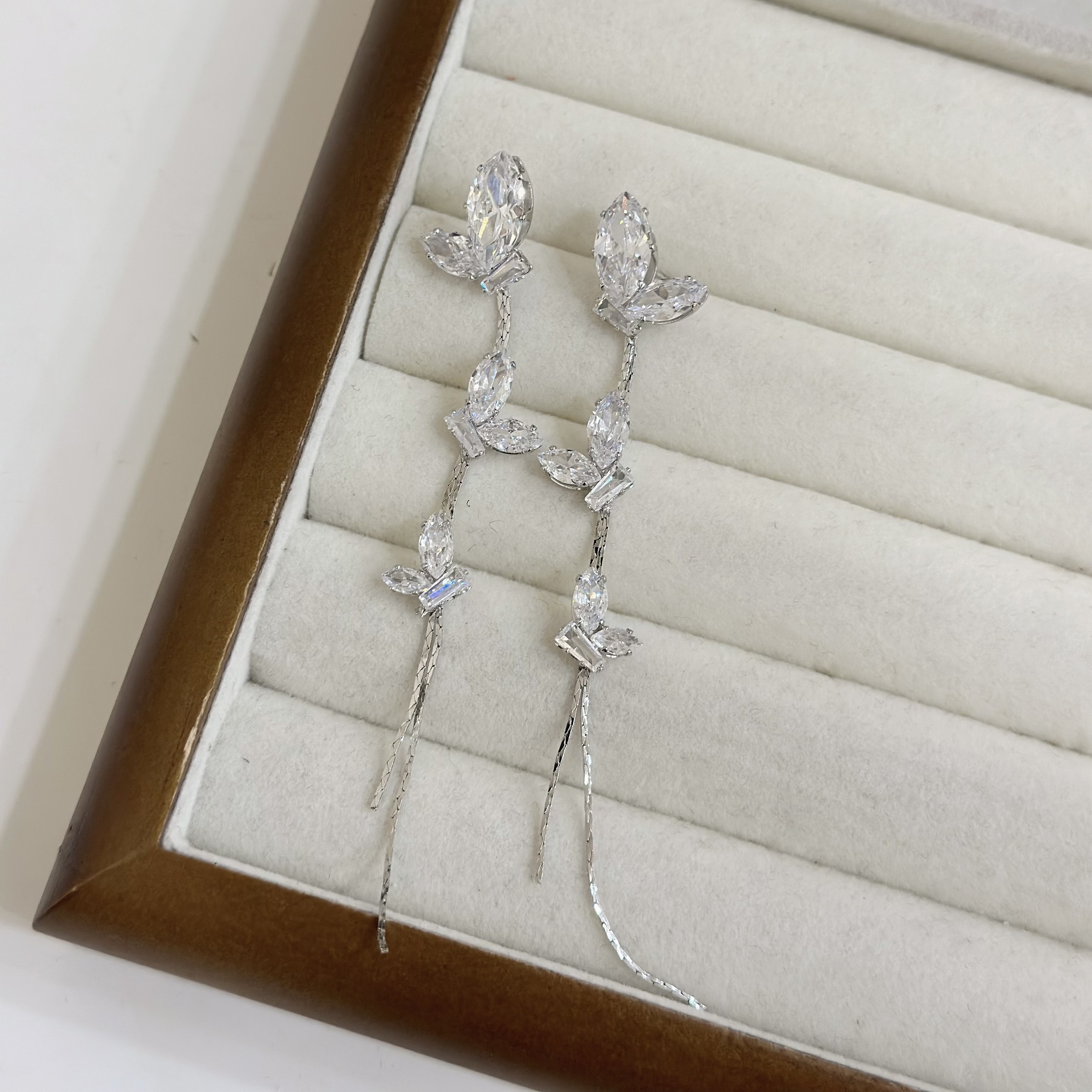 94鋯石蝴蝶垂吊