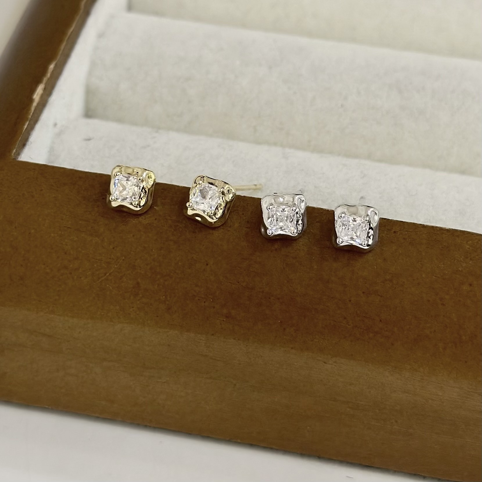 101溶岩方塊單鑽耳針