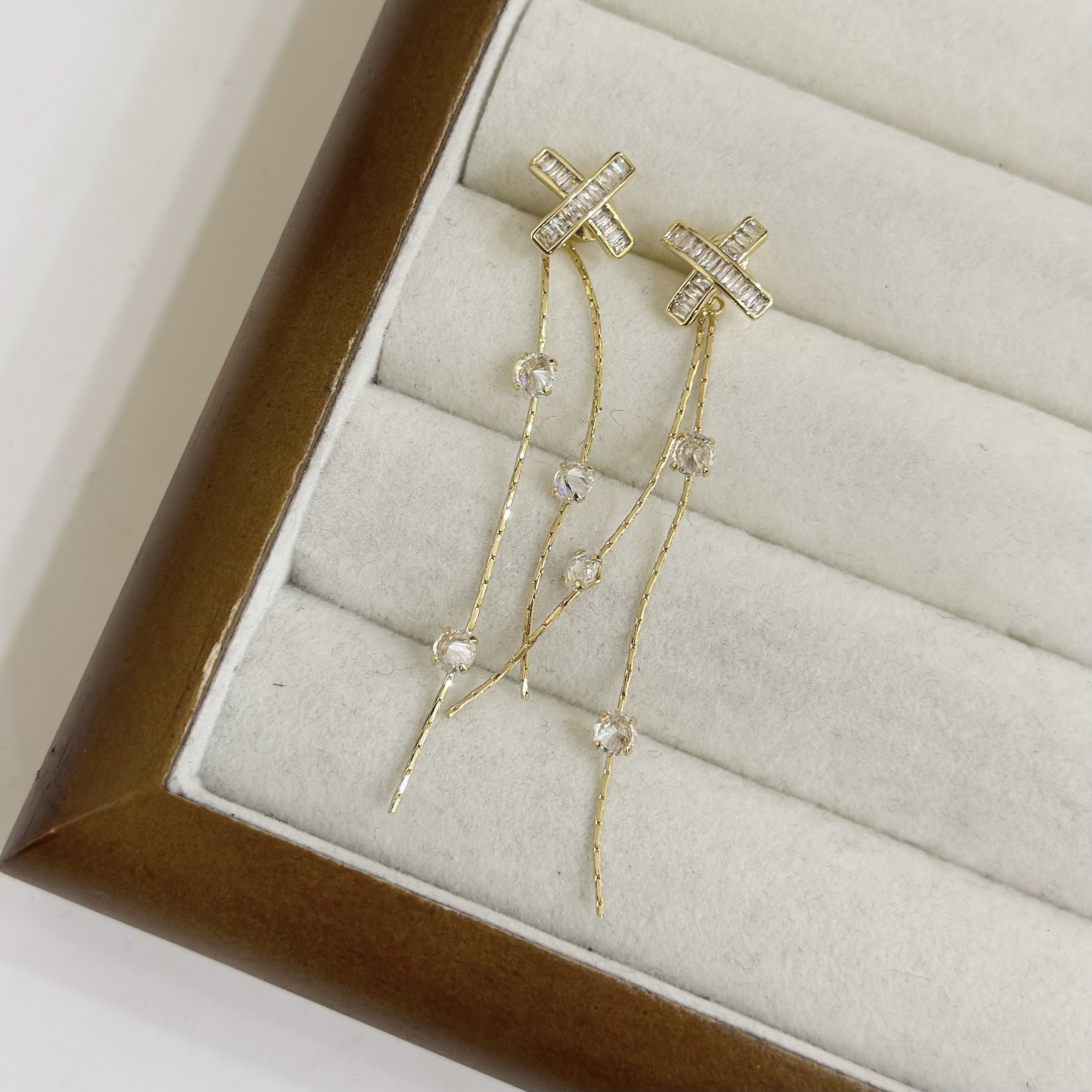 104鋯石交叉小鑽前後扣垂吊