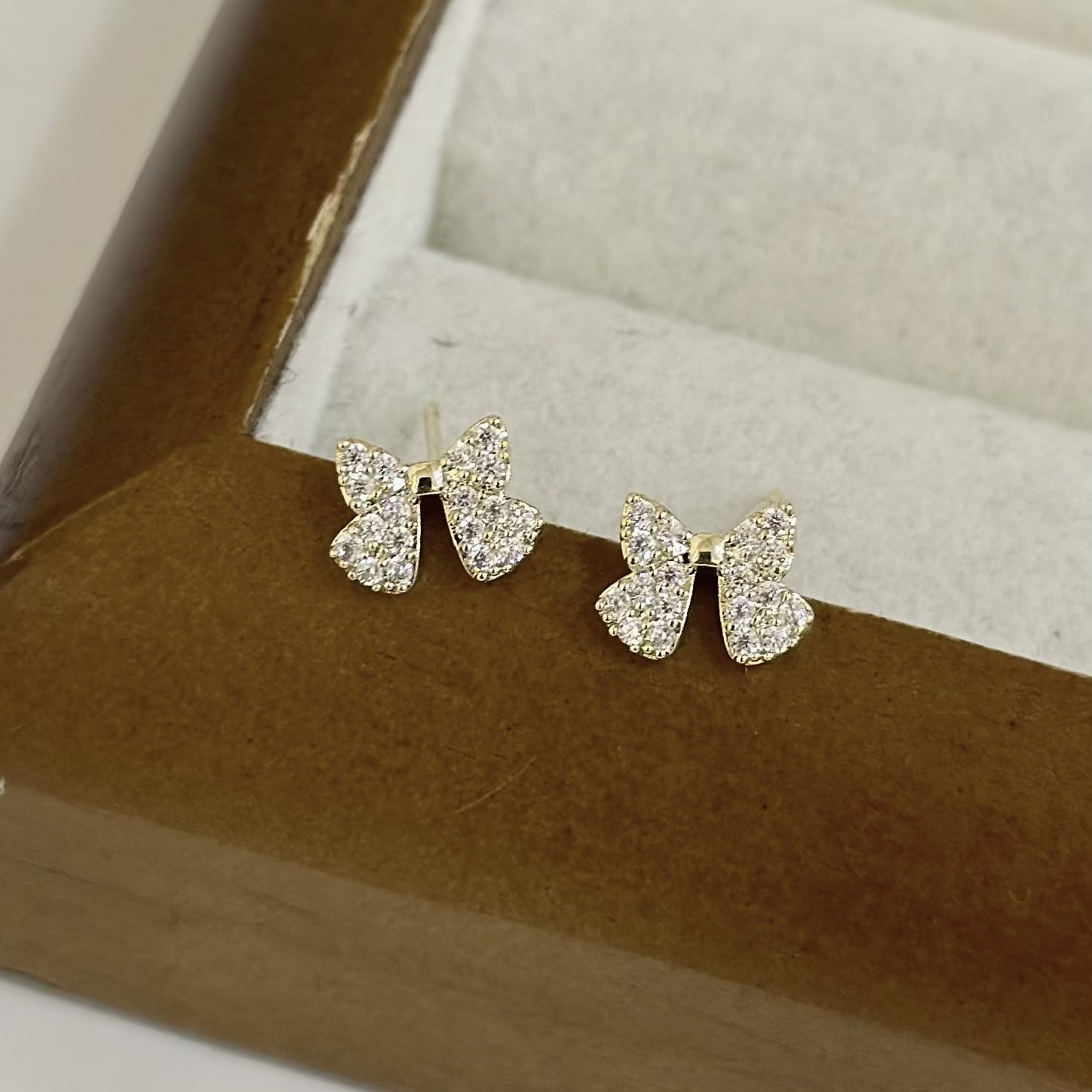 111滿鑽蝴蝶結耳針