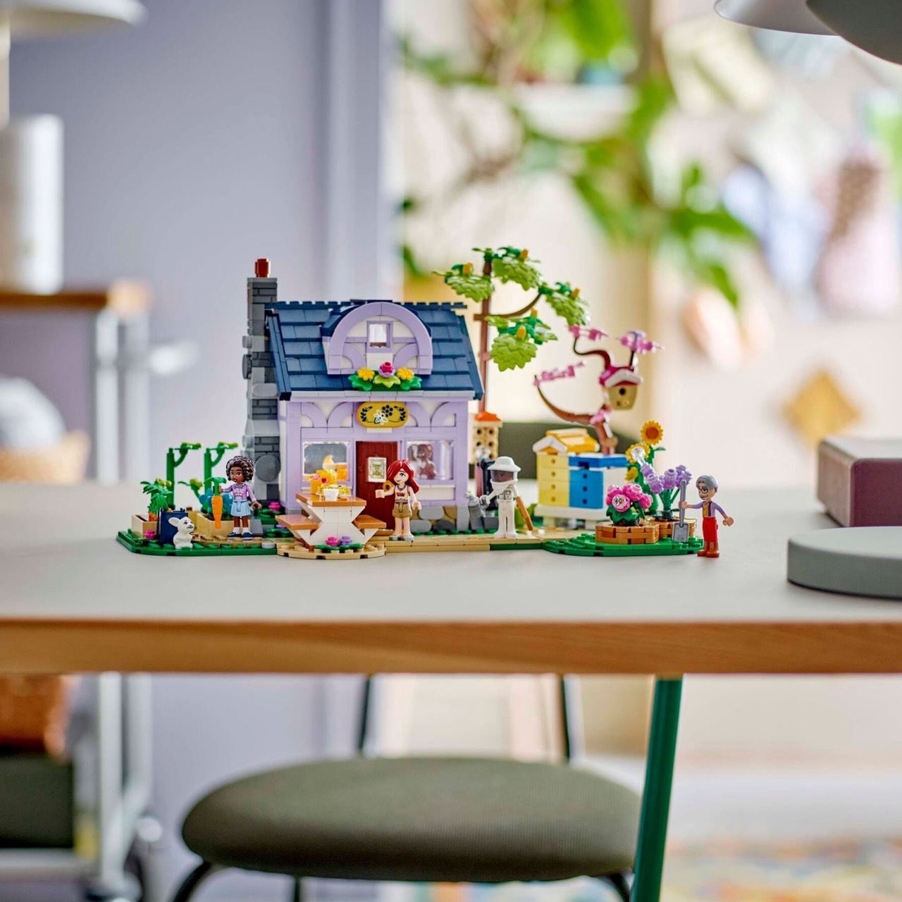 LEGO 42669 養蜂人的家和花園LEGO® Friends系列