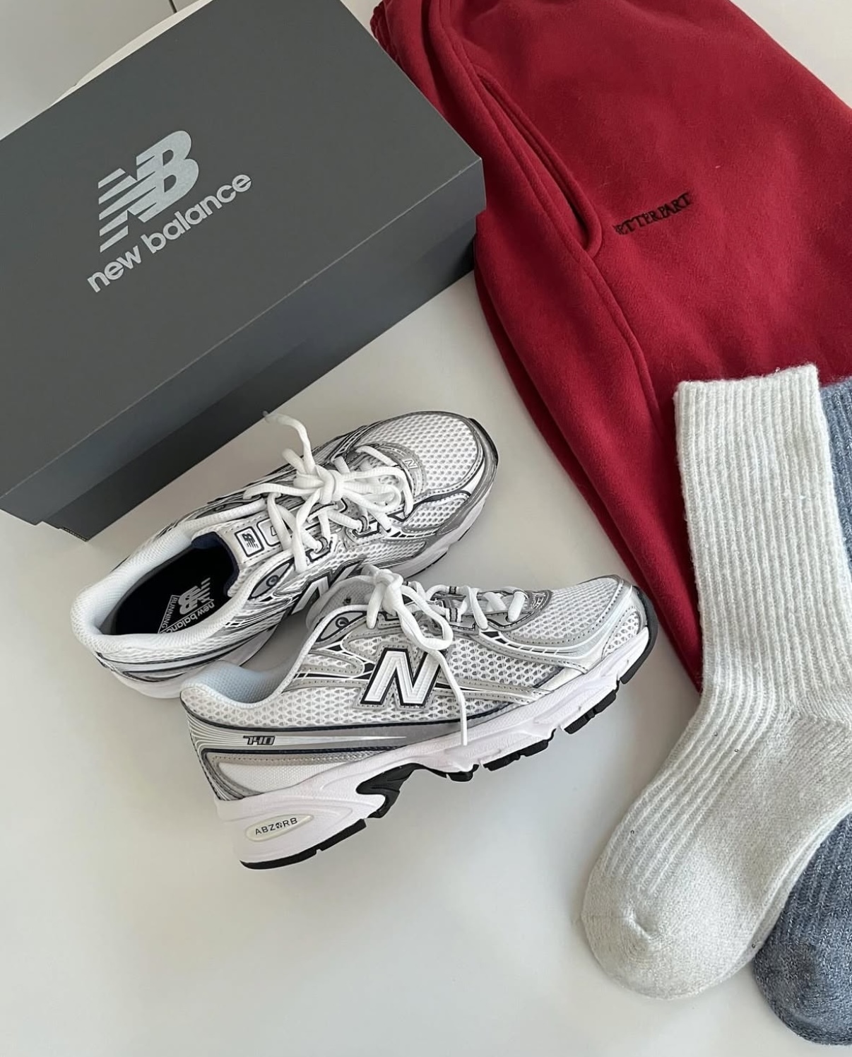 New Balance NB 740 白銀色 Y2K 復古 慢跑鞋 老爹鞋 U740WN2/預購