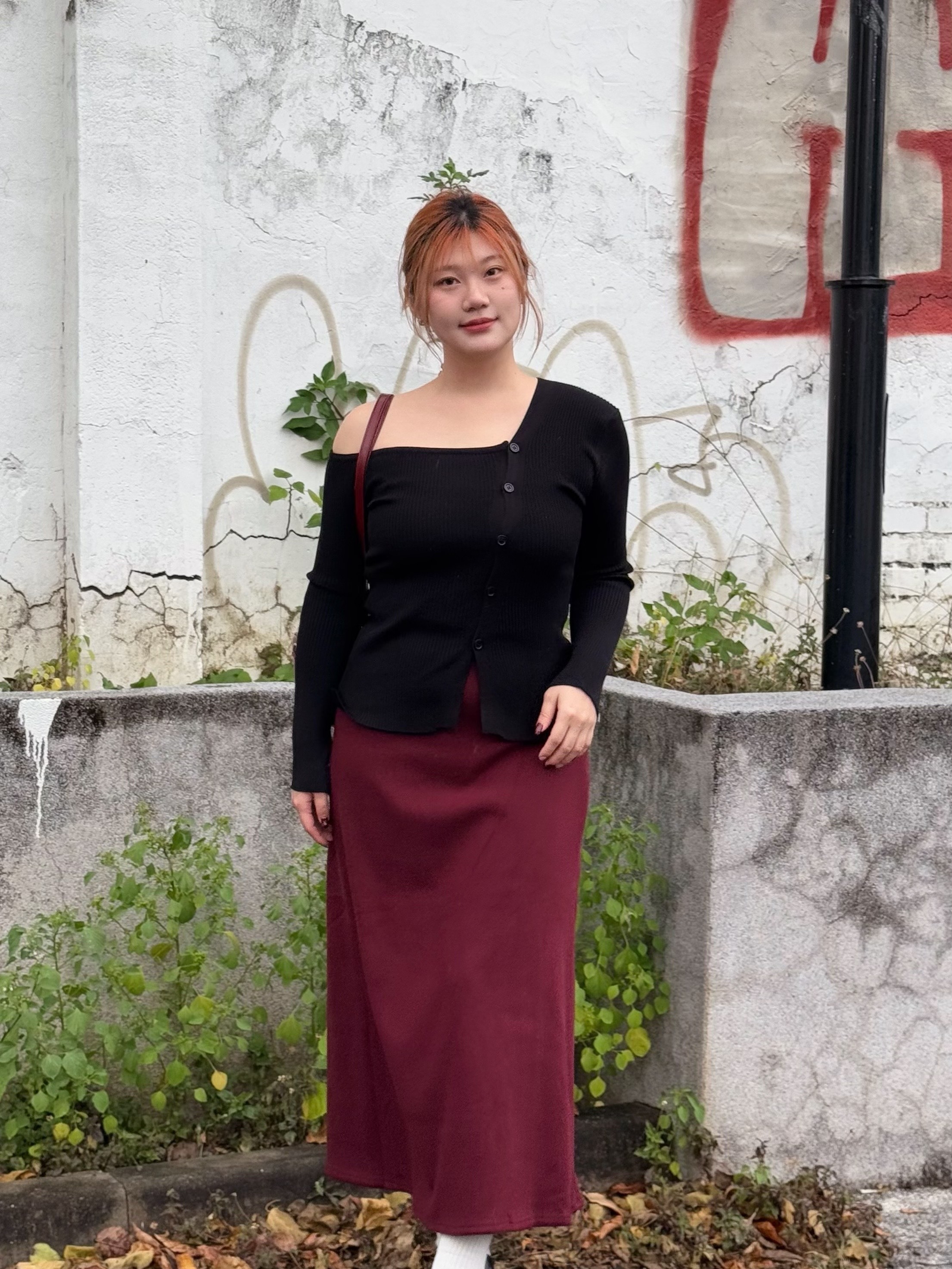 闆娘推薦✨A3小露香肩設計感長袖（黑/咖）