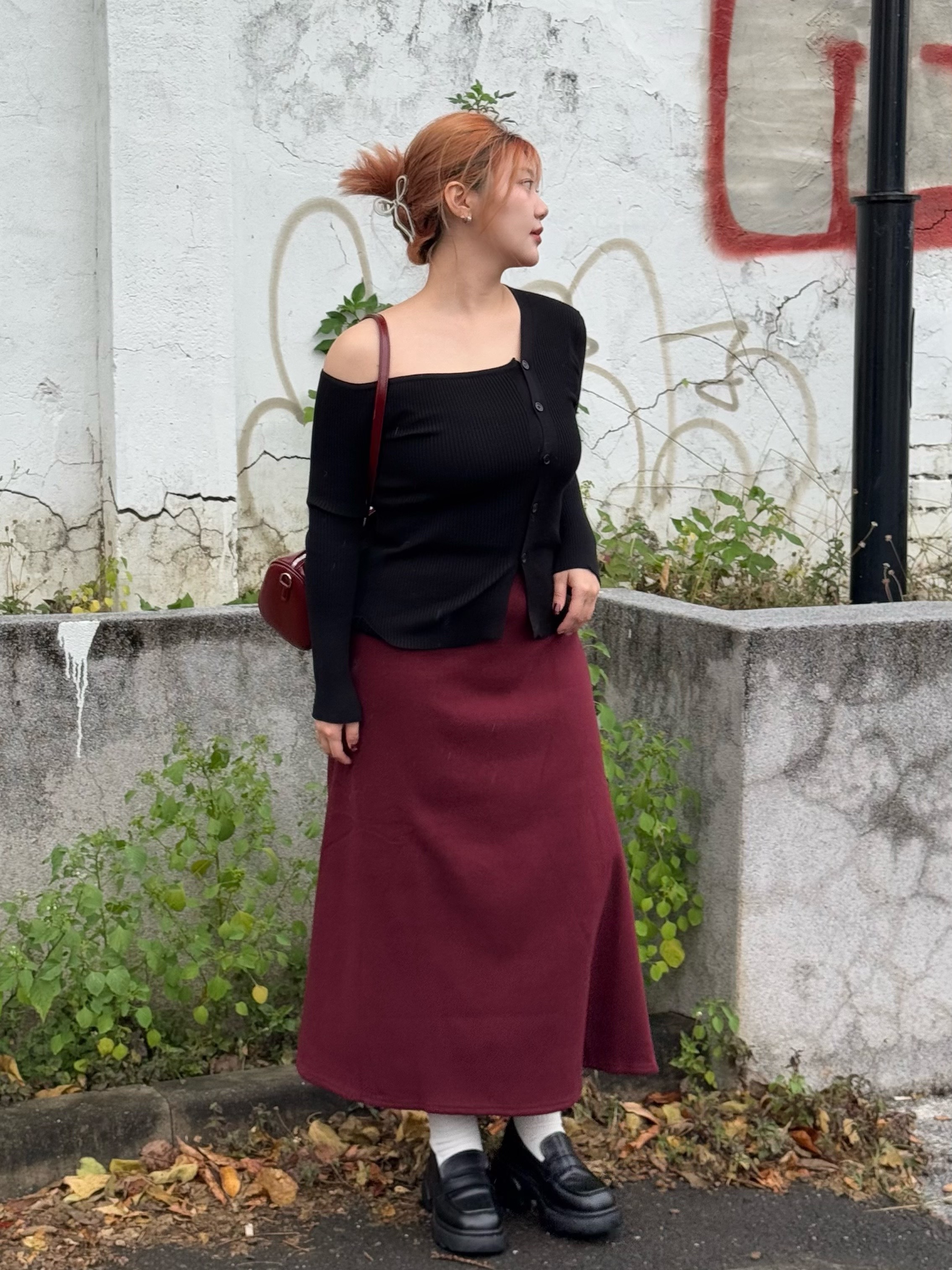 🧣NEW🧣 闆娘推薦 必帶✨B2法式加絨 毛呢A字長裙（杏/黑/紅）