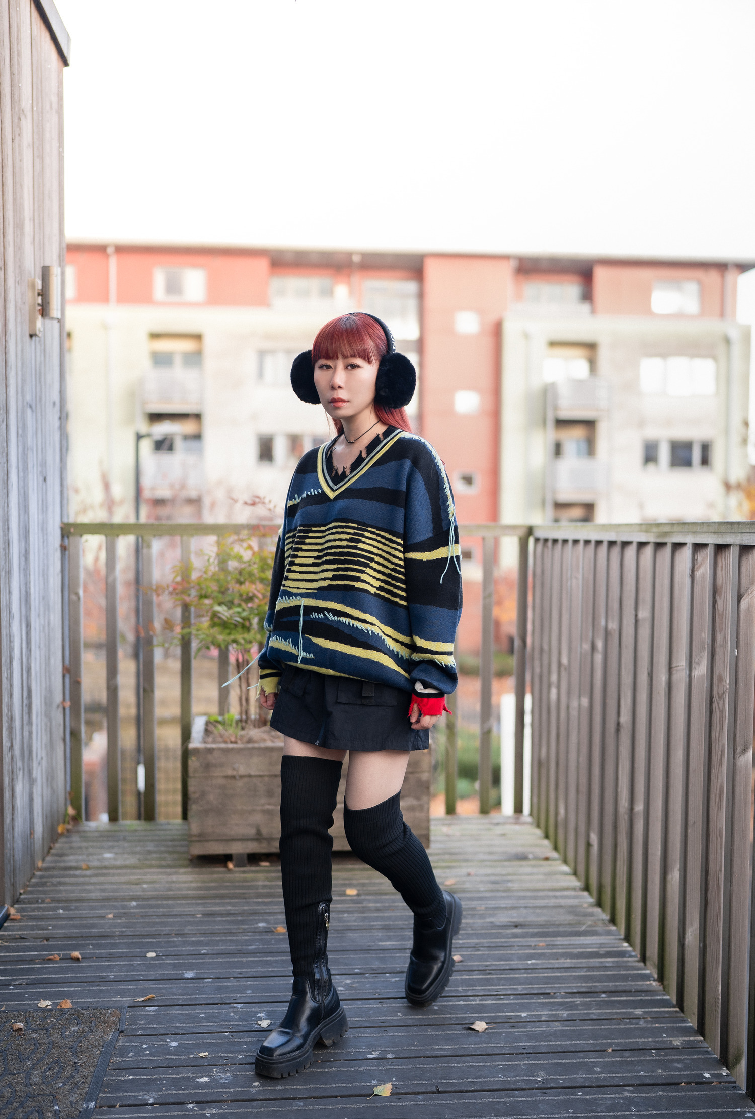 【Just Arctic】Unisex V領拼色隨性毛邊手工縫線針織衫 - 極夜黑/靜謐藍/極光黃色 (戲票已送完｜海外私人線上放映仍有!!)