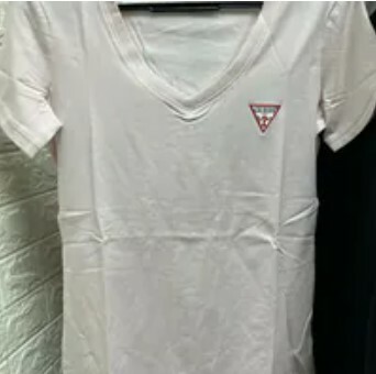 [S] GUESS WOMEN'S V-NECK ORIGINAL TRIANGLE LOGO S/S TEE,LIGHT PINK, YO2K9002-LPI [FINAL SALE] (SGU593)