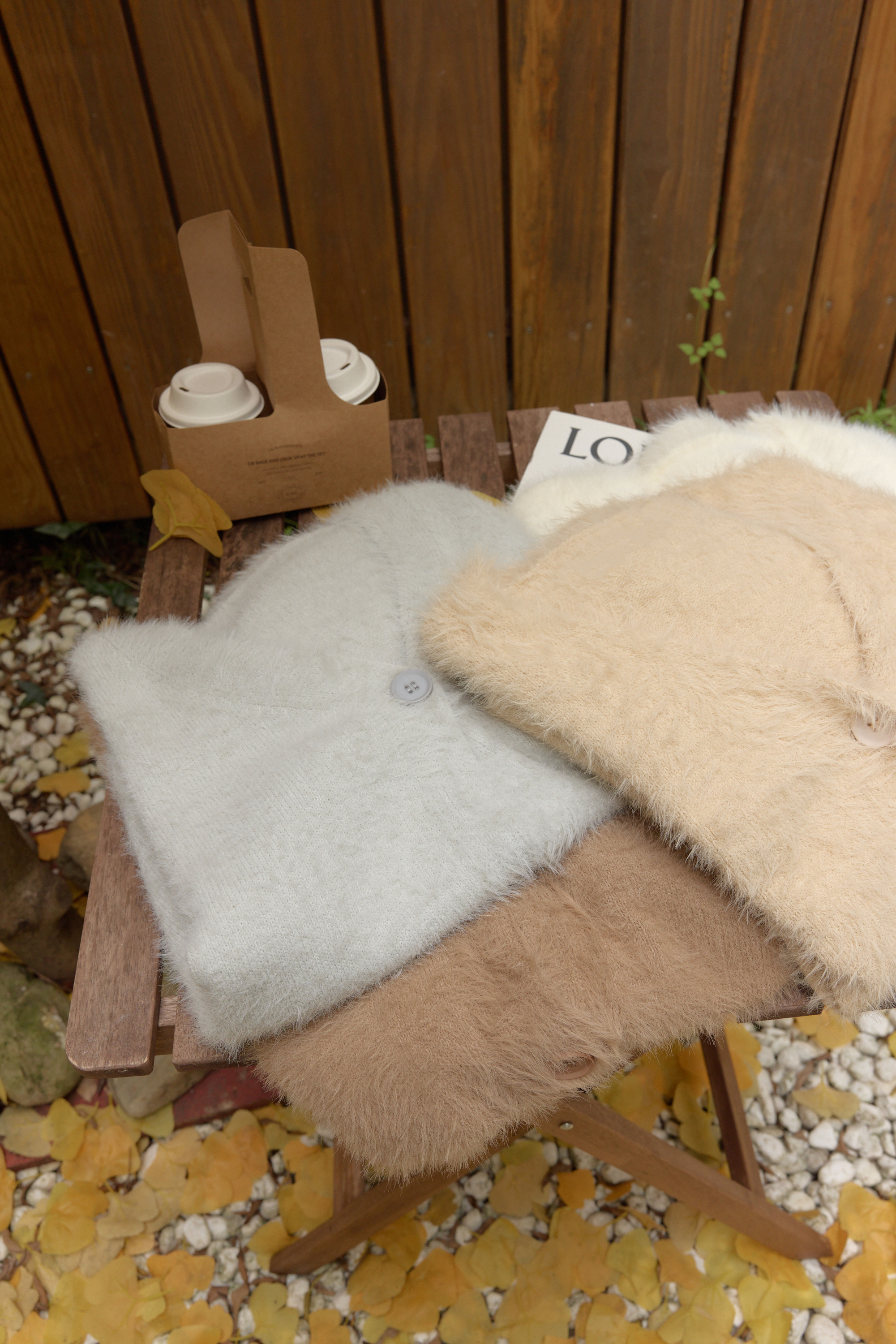 溫柔Ｖ領馬海毛排釦外套