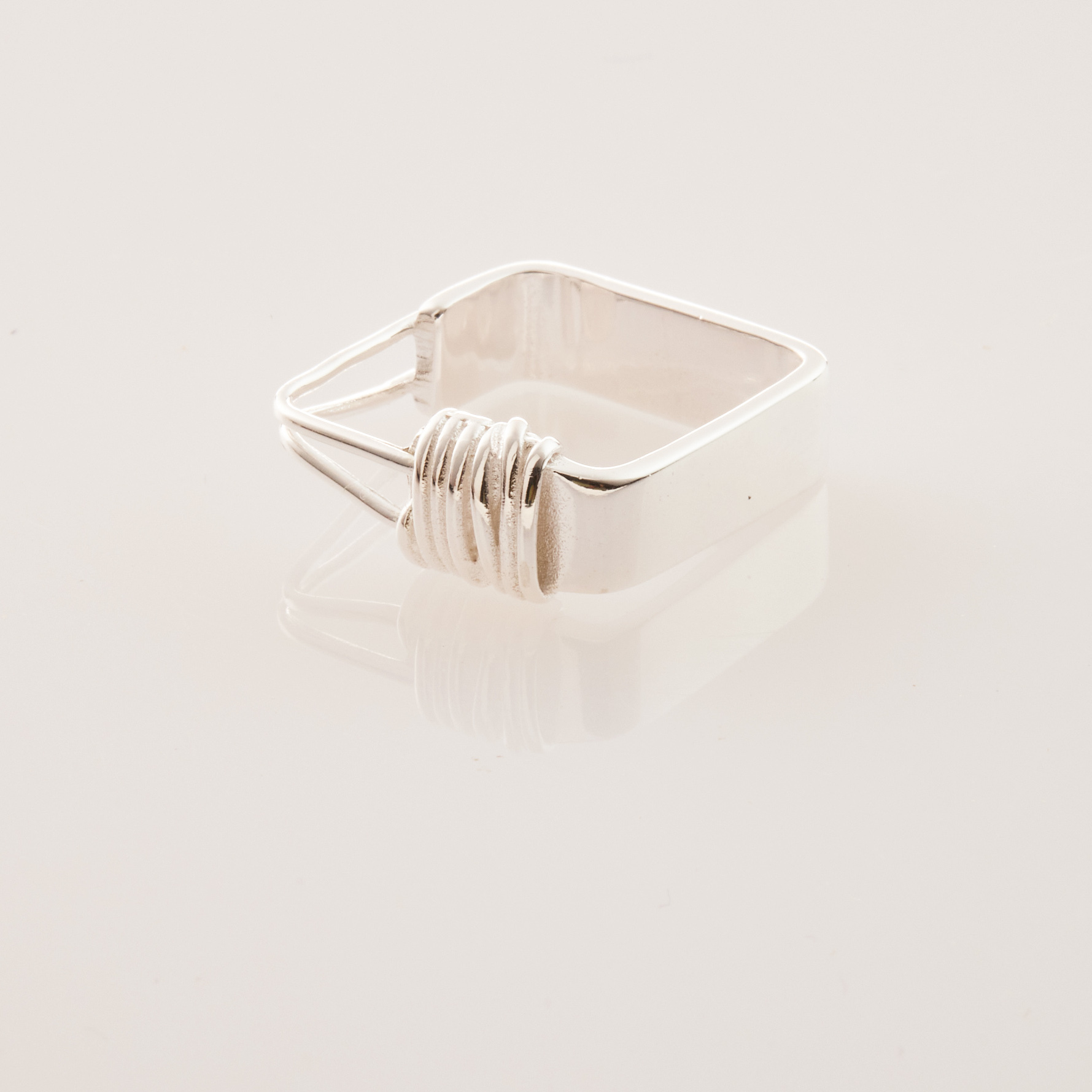 R926  |純銀迴紋針方形戒指