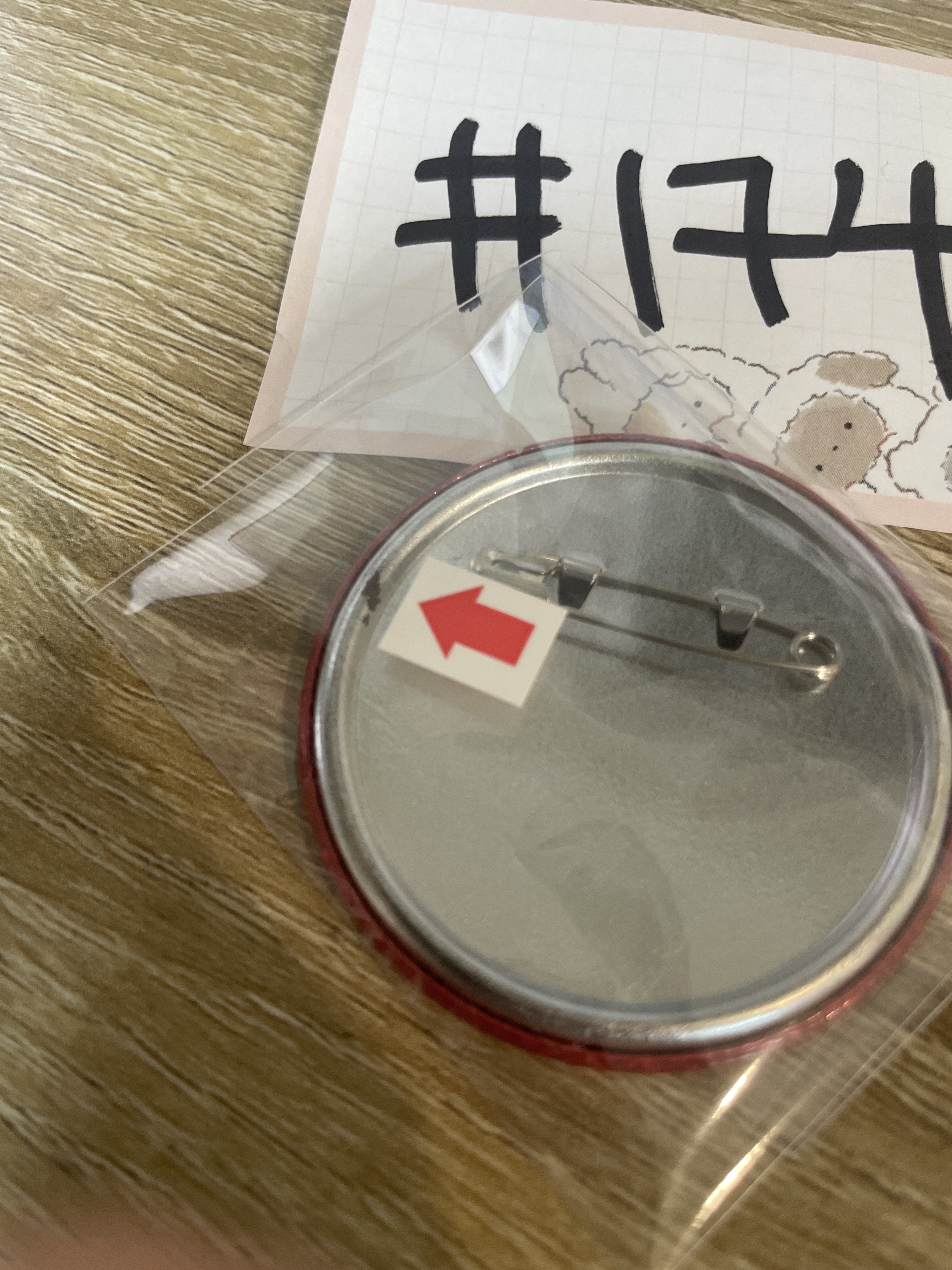 CHIIKAWA  八字貓  襟章  瑕 #174