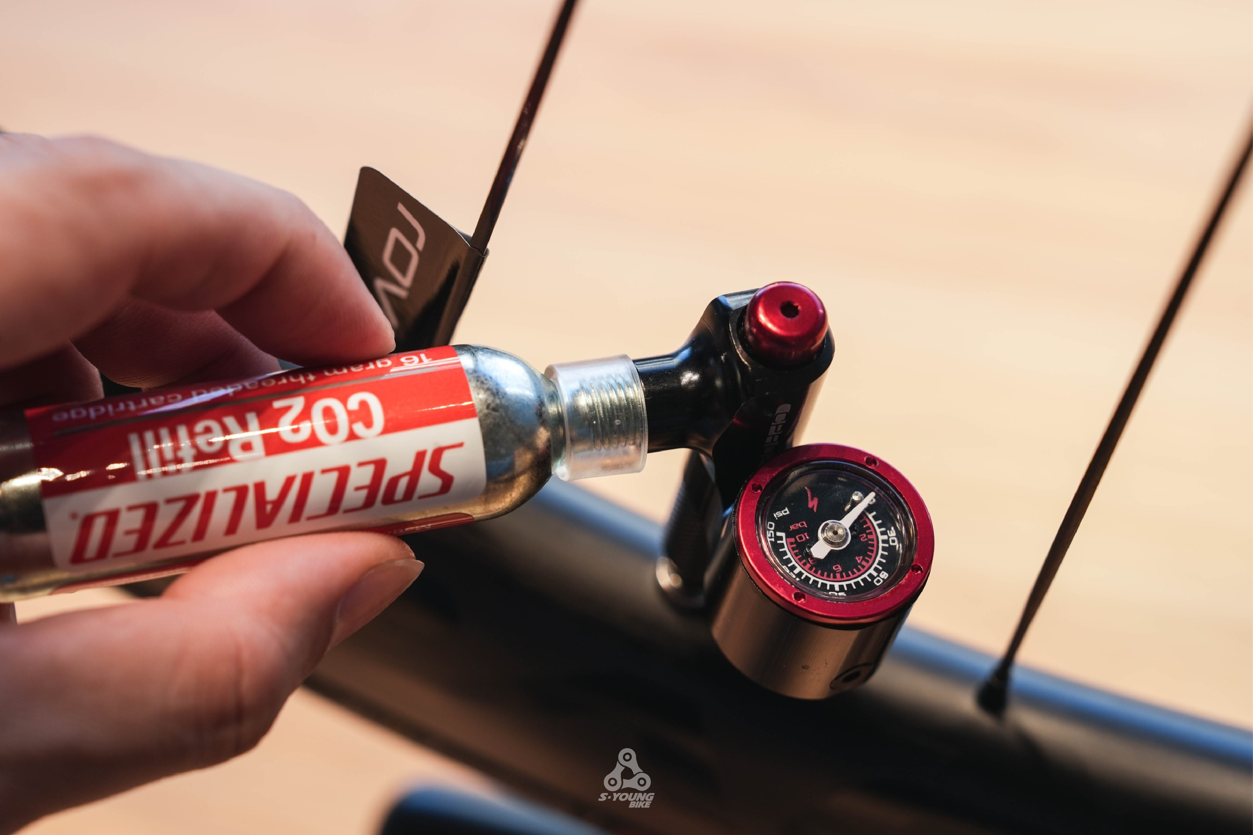 【Specialized】CPRO2 Gauge Trigger 攜帶式氣壓錶 打氣鋼瓶 (含CO2 瓶)