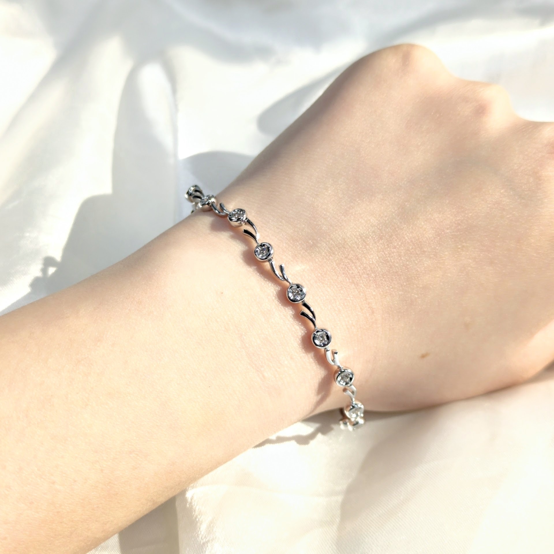 全新18K白金32份鑽石手鍊