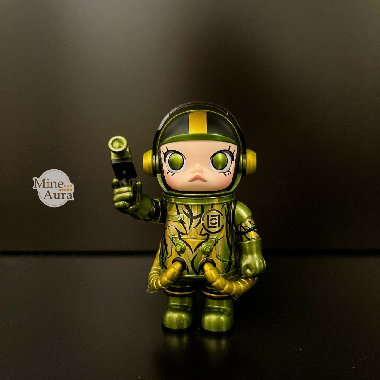 POP MART 泡泡瑪特 MEGA SPACE MOLLY X CLOT 凝結集團 100% 綠荊棘 -泡泡瑪特城市樂園