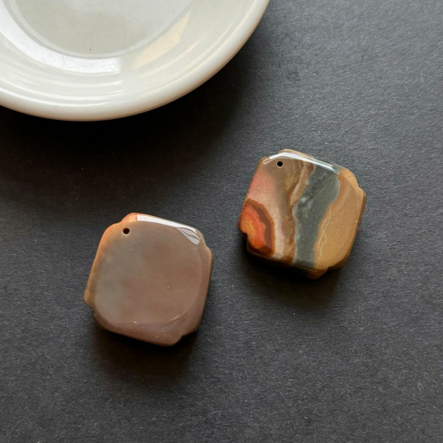 [原石] 海洋碧玉 蘭花 雕刻件