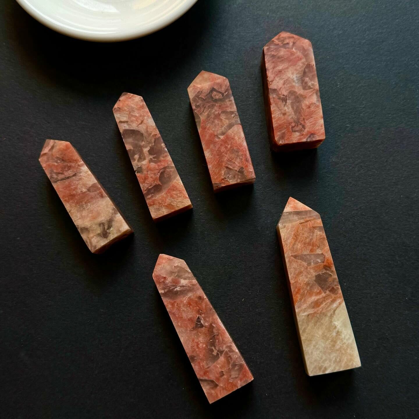 [原石] 金太陽石共生茶晶 水晶柱