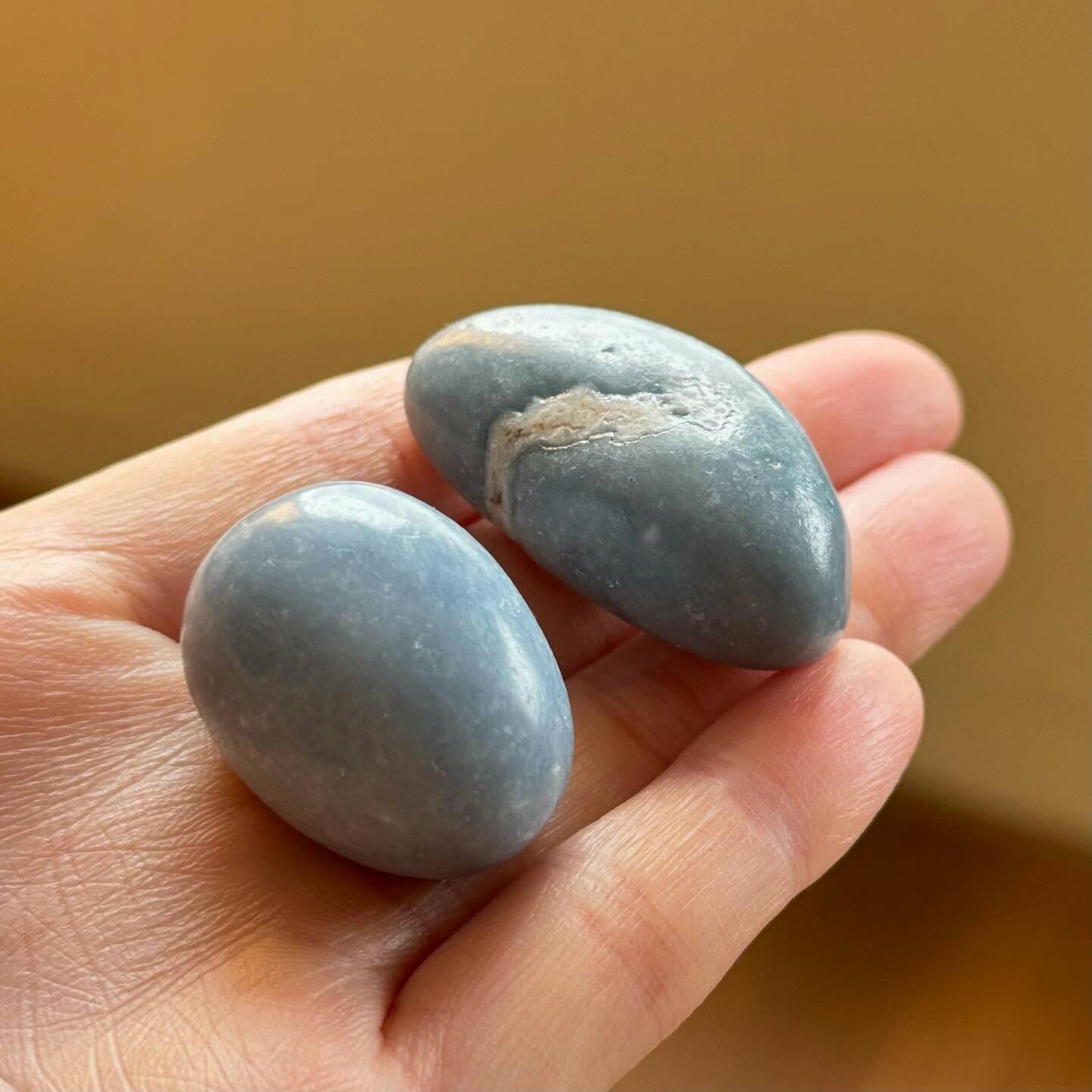 [原石] 天使石 / 硬石膏 水晶滾石