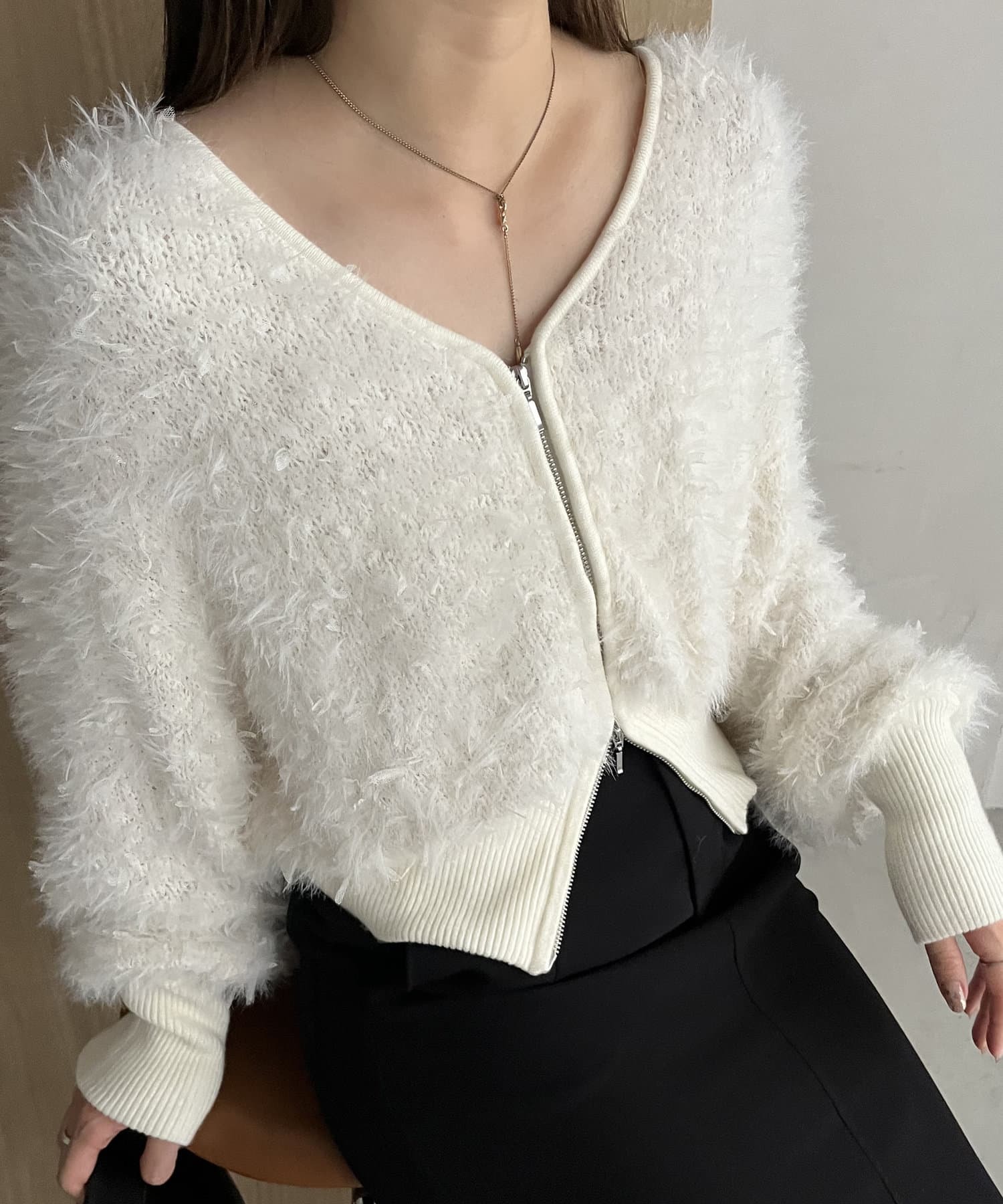 CAPRICIEUX LE'MAGE(カプリシュレマージュ)  リボンヤーンZIPカーディガン白（LEZ1042405A0002）