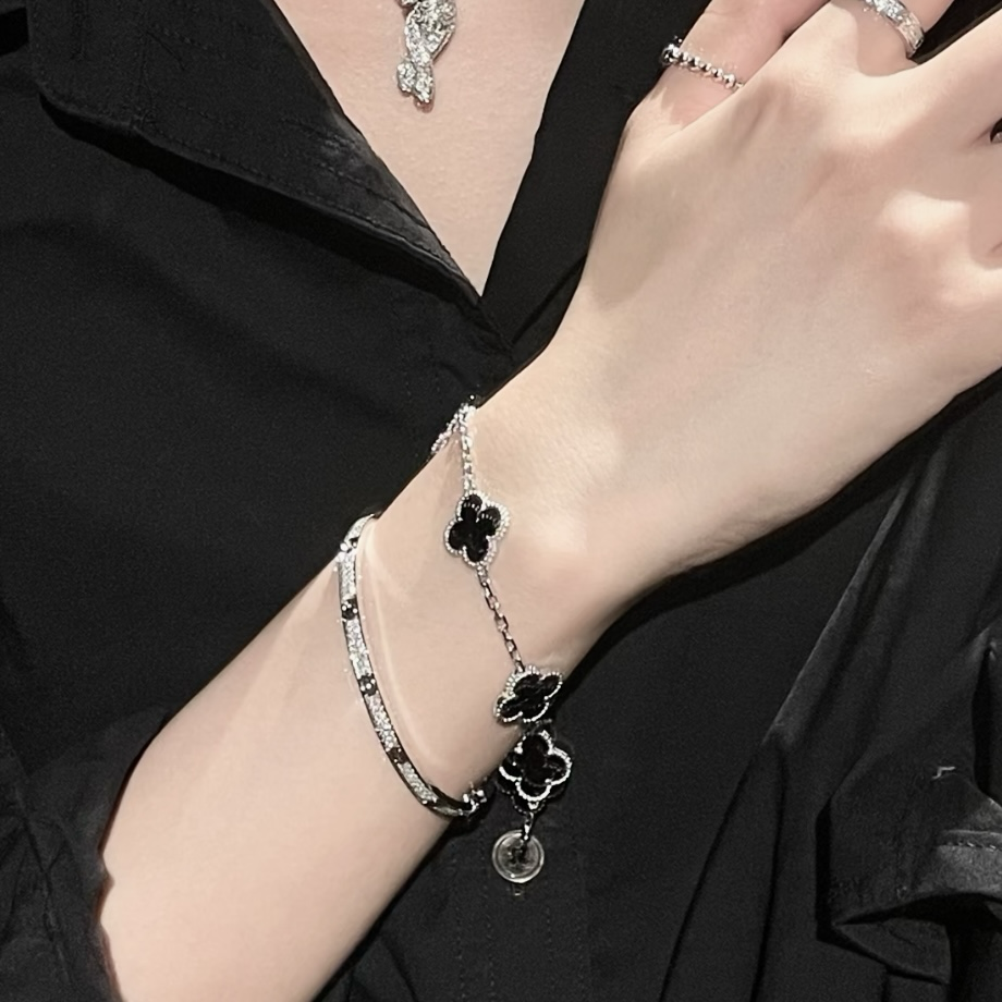 18k經典黑瑪瑙”全五花四葉草高奢定製手鍊