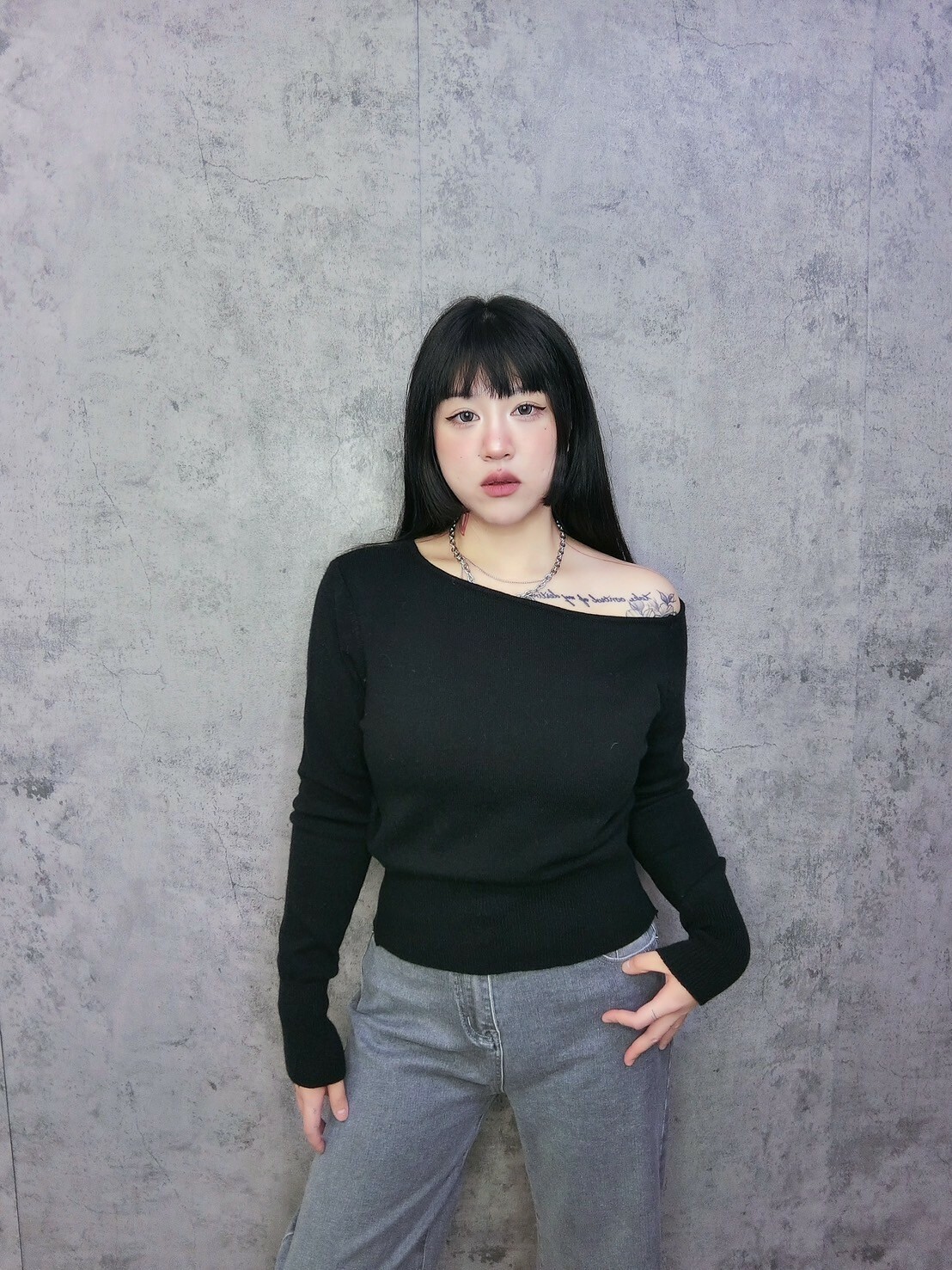 細針織質感收腰斜肩針織上衣