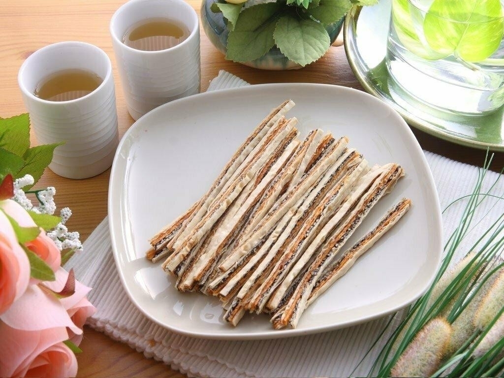 瘋熊嚴選愛海味系列-鮭魚黑芝麻雙層夾心絲-150g