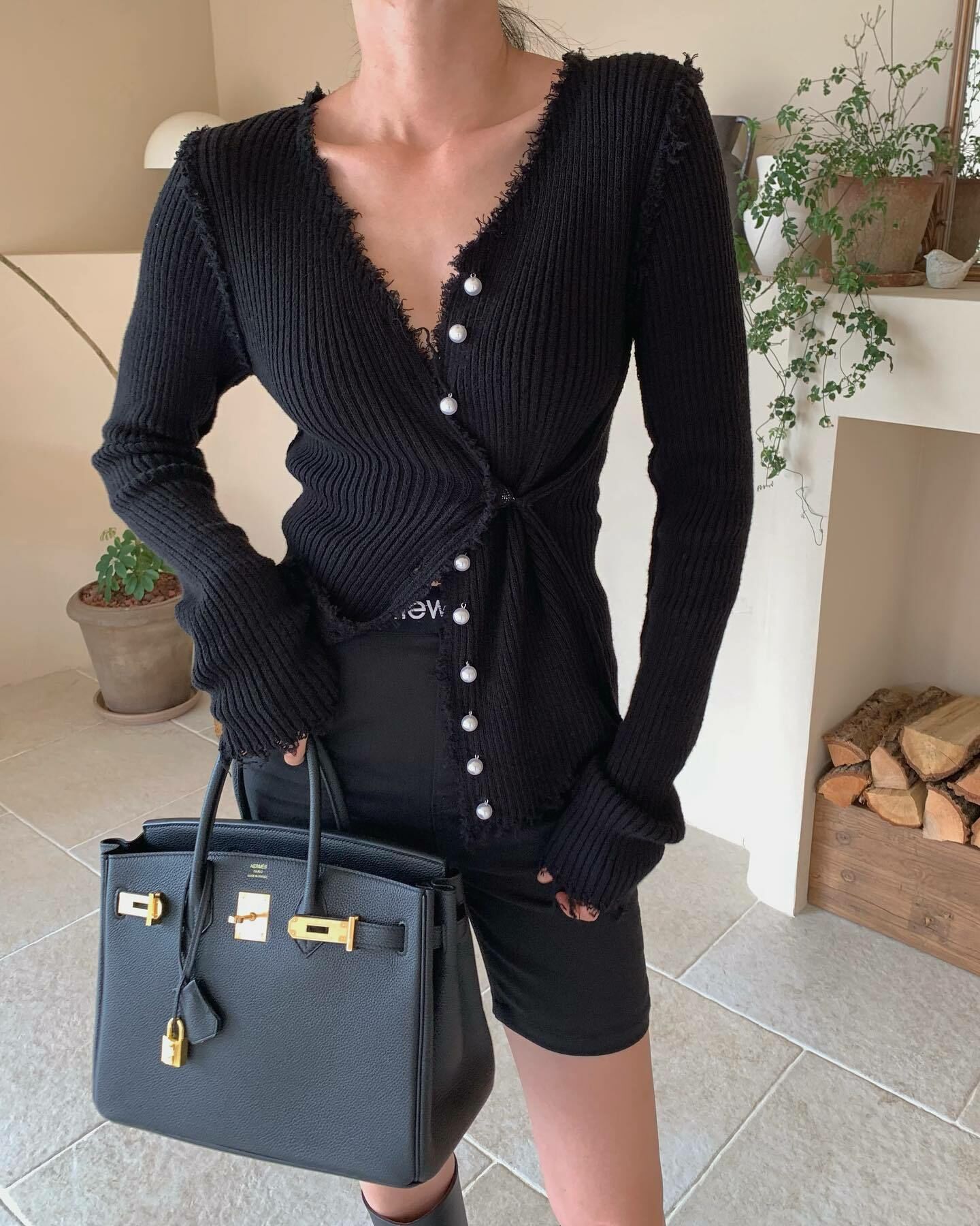 流蘇珍珠釦 針織上衣(白/黑)