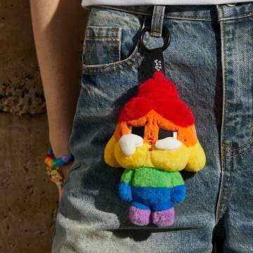 POP MART 泡泡瑪特 CRYBABY-彩虹毛絨公仔掛件