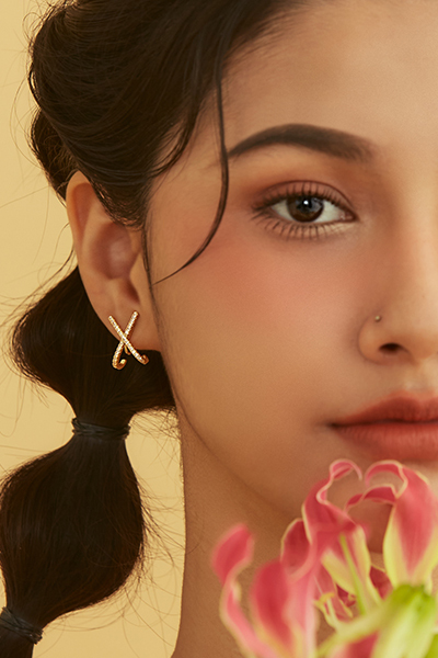 閃耀交錯。夾式耳環