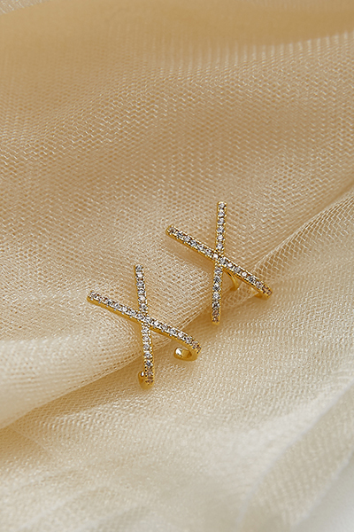 閃耀交錯。夾式耳環