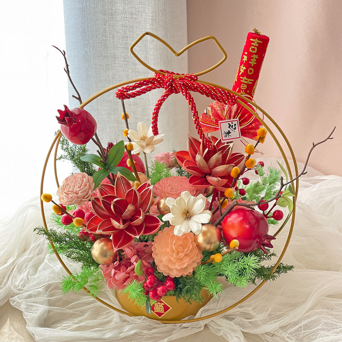 T09｜新年金框提籃｜乾燥花/索拉花/永生葉材｜新年桌花(新年裝飾物款式隨機)
