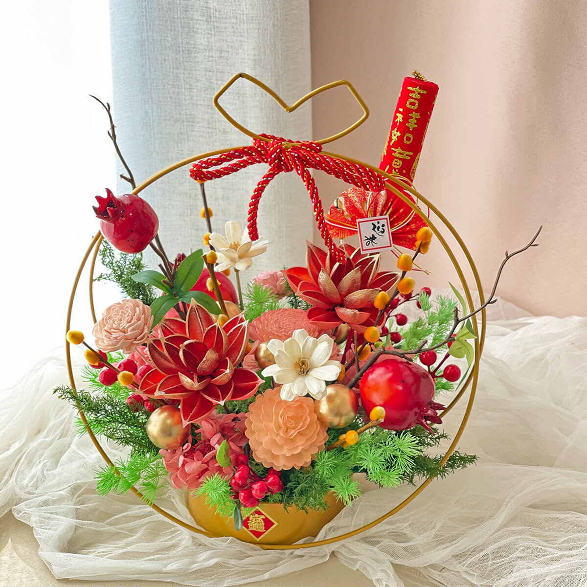 T09｜新年金框提籃｜乾燥花/索拉花/永生葉材｜新年桌花(新年裝飾物款式隨機)