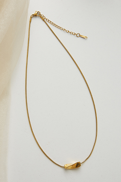 簡約扭轉吊墜項鍊