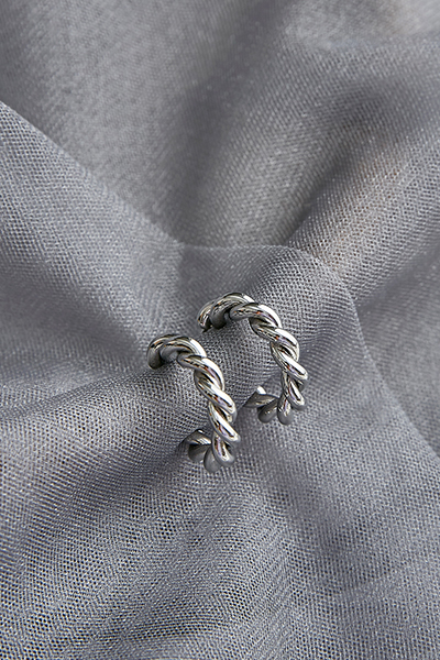 百搭小麻花。銀針耳環(銀)