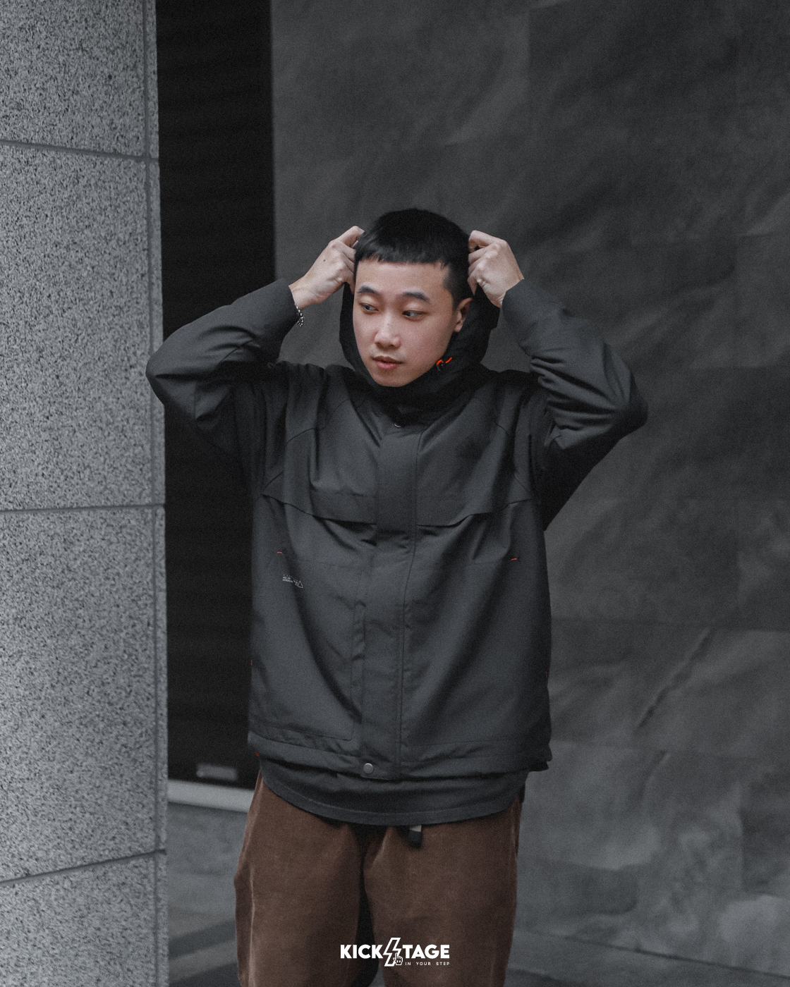 男款 ADIDAS TH WARN JAKET 卡其綠 黑 抗撕裂 夾克 防風外套【JI6842/JI8680】